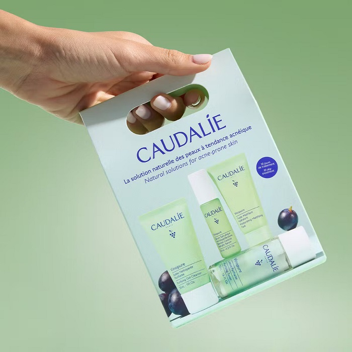 3522930005278_Caudalie-Vinopure-Starter-Kit-Σετ-Περιποίησης-με-Καθαριστικό-Τζελ-Τονωτική-Λοσιόν-Ορό-Λάμψης-Ενυδατική-Κρέμα-Προσώπου-olgaspharmacy